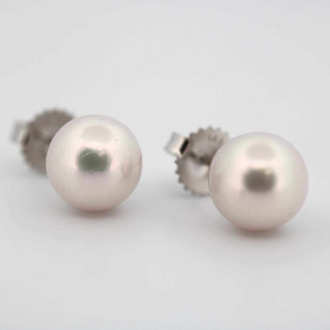 14K White Gold Pearl Stud Earrings