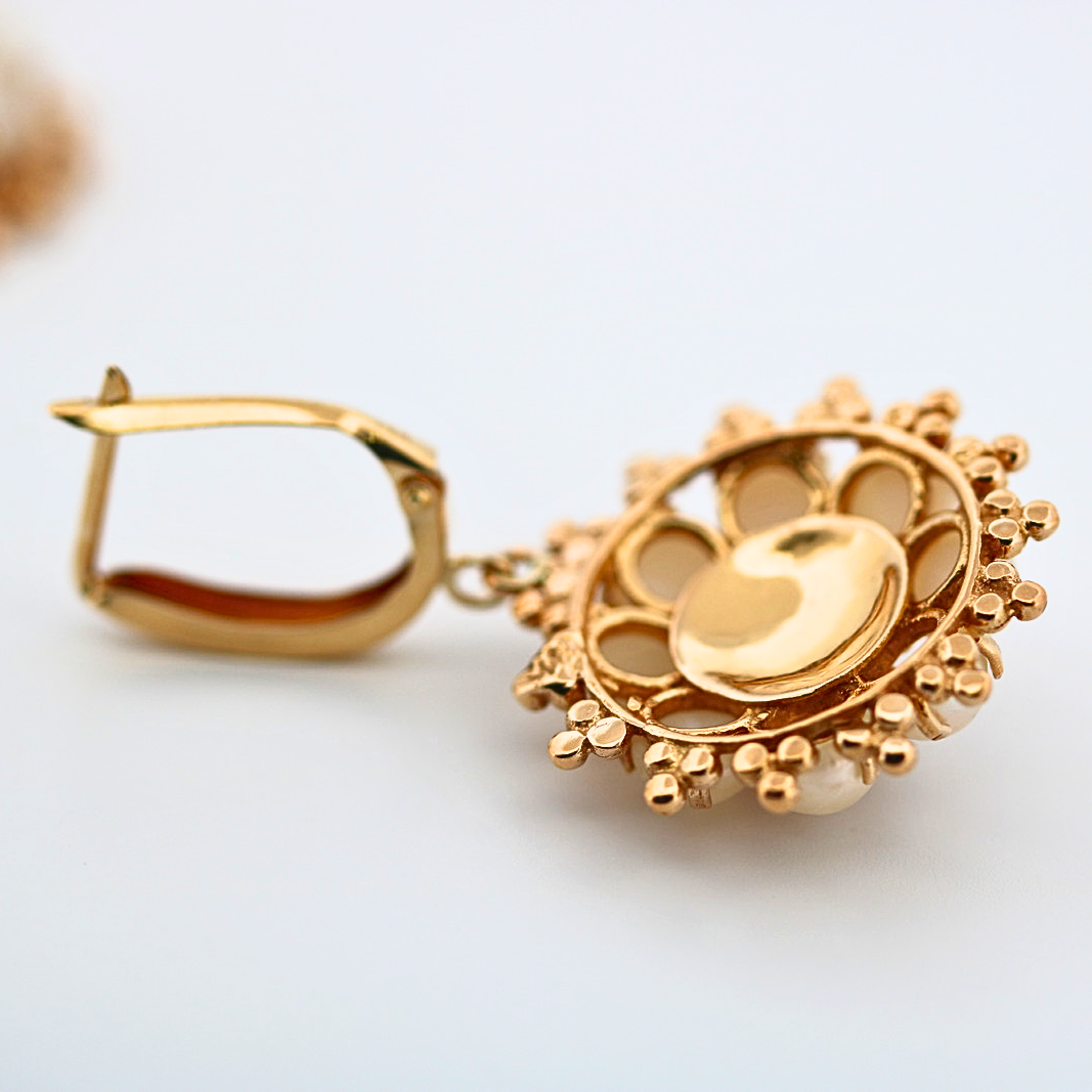 Estate 14K Yellow Gold Pearl Earrings